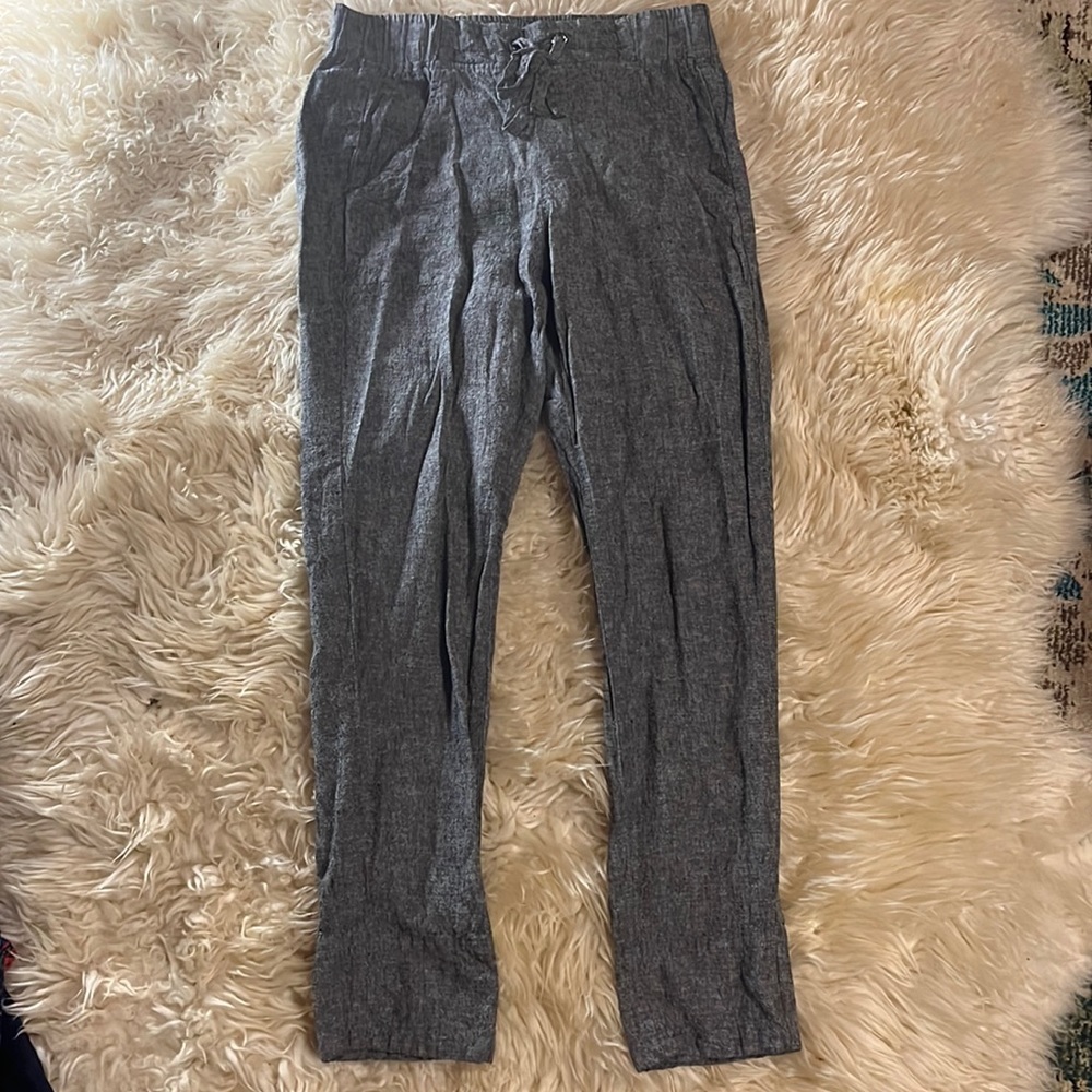 Van Heusen rayon cigarette pants charcoal size 4